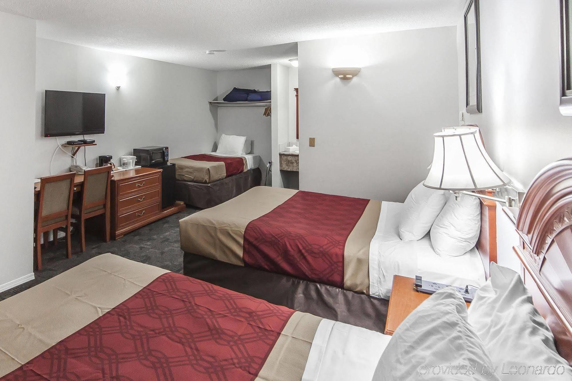 Econo Lodge Inn & Suites Drumheller Exterior photo
