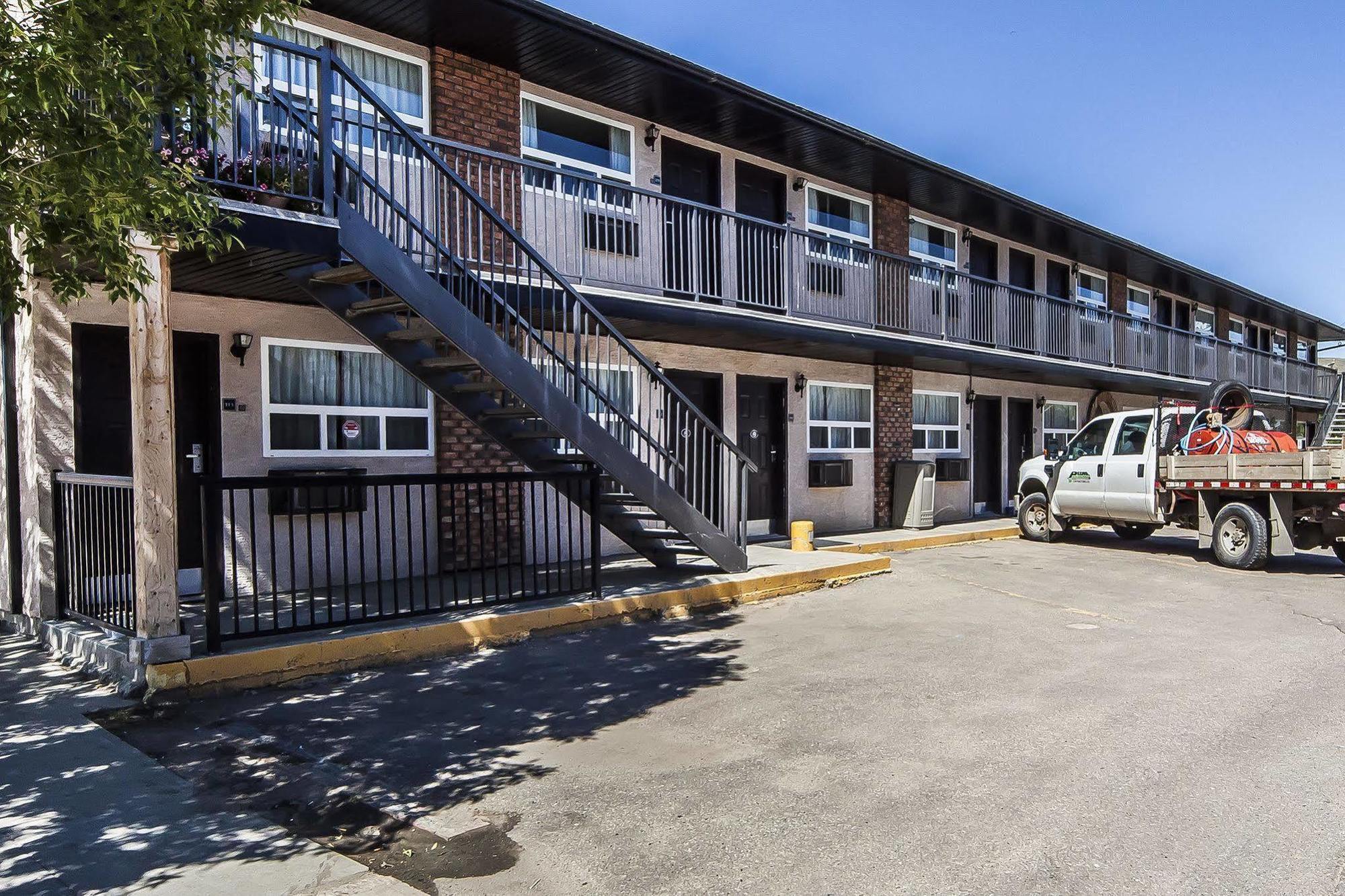 Econo Lodge Inn & Suites Drumheller Exterior photo